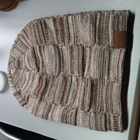 Diravo  Knitted Beanie Cap - Picture 2 of 2